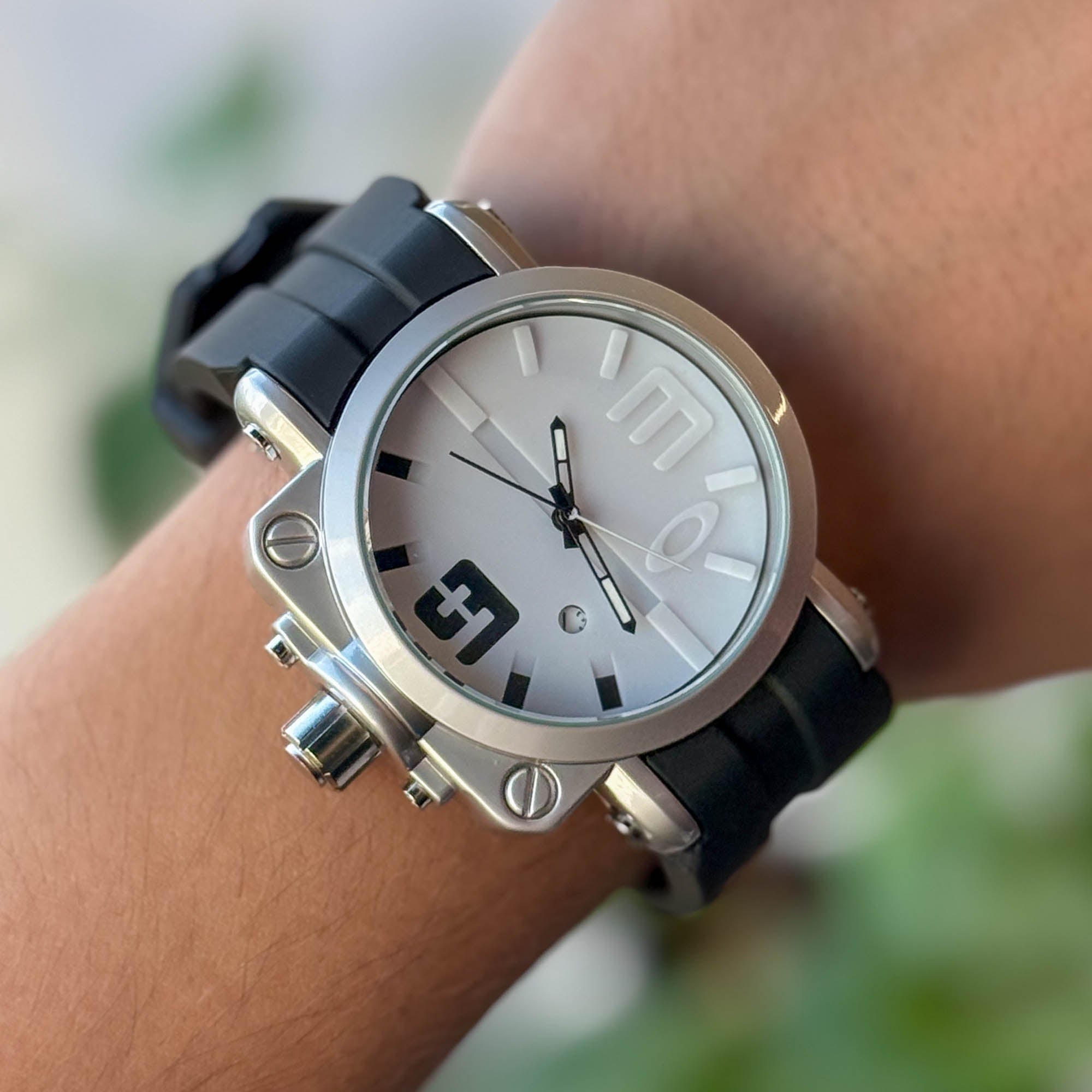 RELOJ 0KL3Y GOMA  NEGRO X PLATEADO  HOMBRE