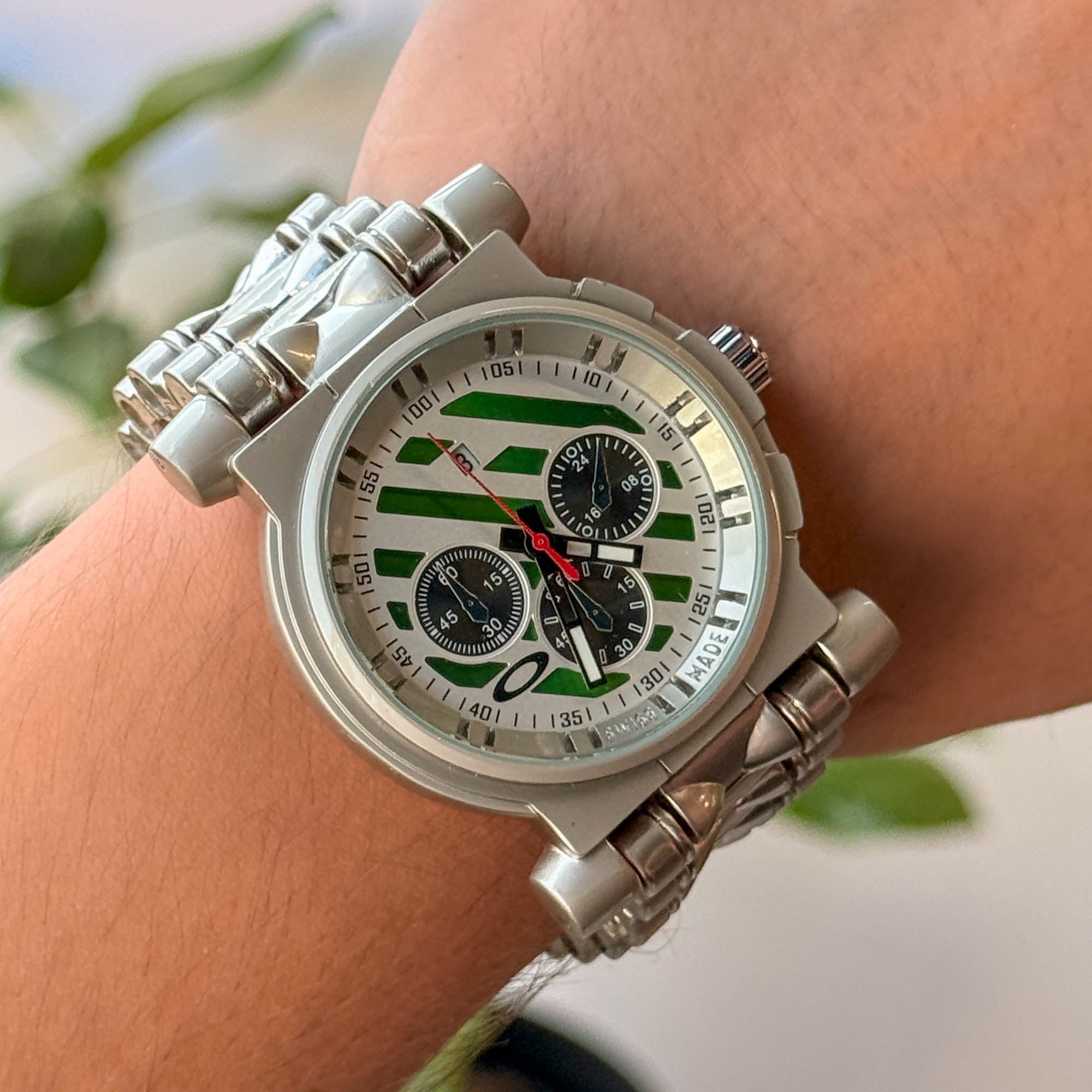 RELOJ 0KL3Y  METALICO PLATEADO X VERDE  HOMBRE