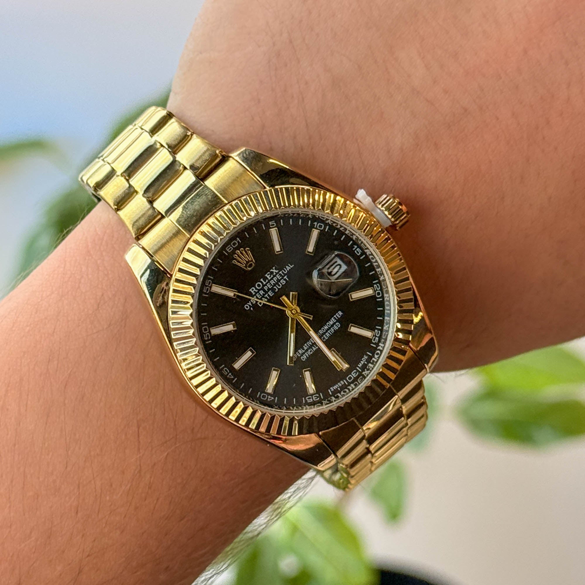 RELOJ R0L3X  METALICO ESTILO 2 DORADO FONDO NEGRO HOMBRE