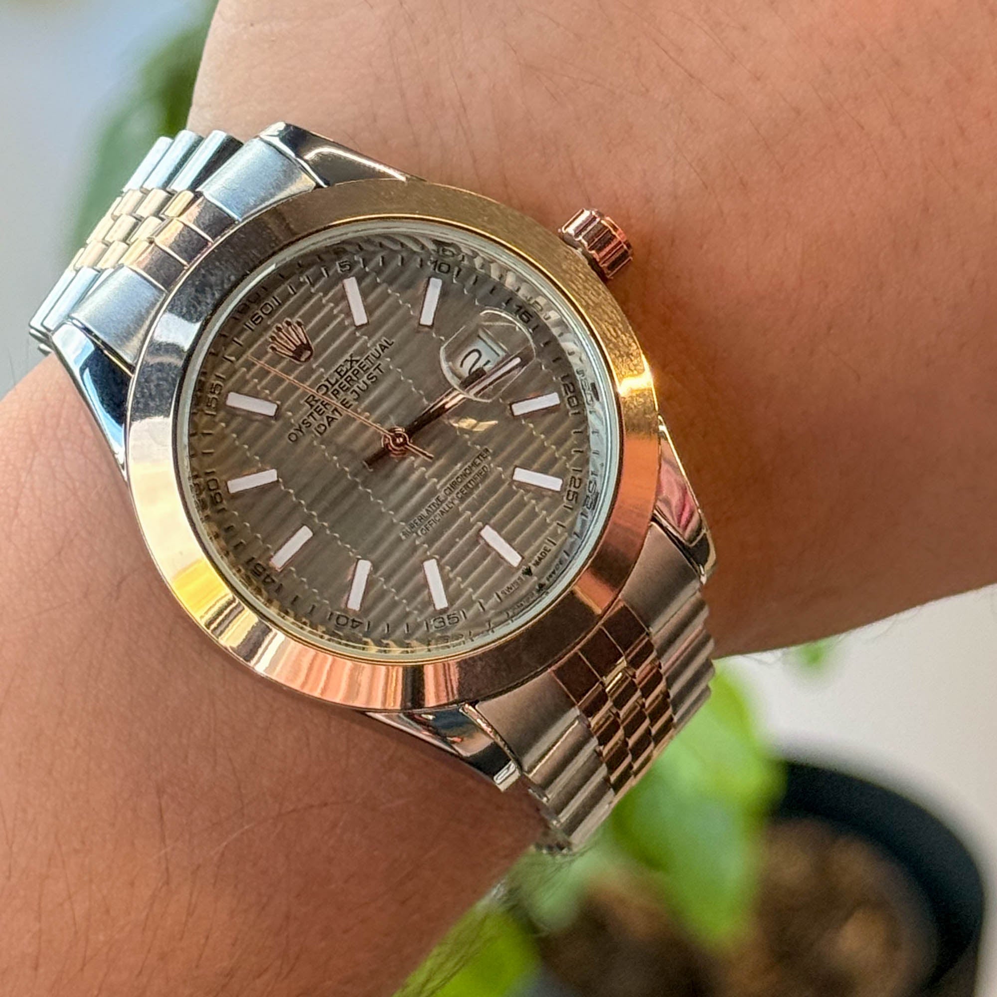 RELOJ R0L3X  METALICO ESTILO 3 BICOLOR FONDO NEGRO HOMBRE