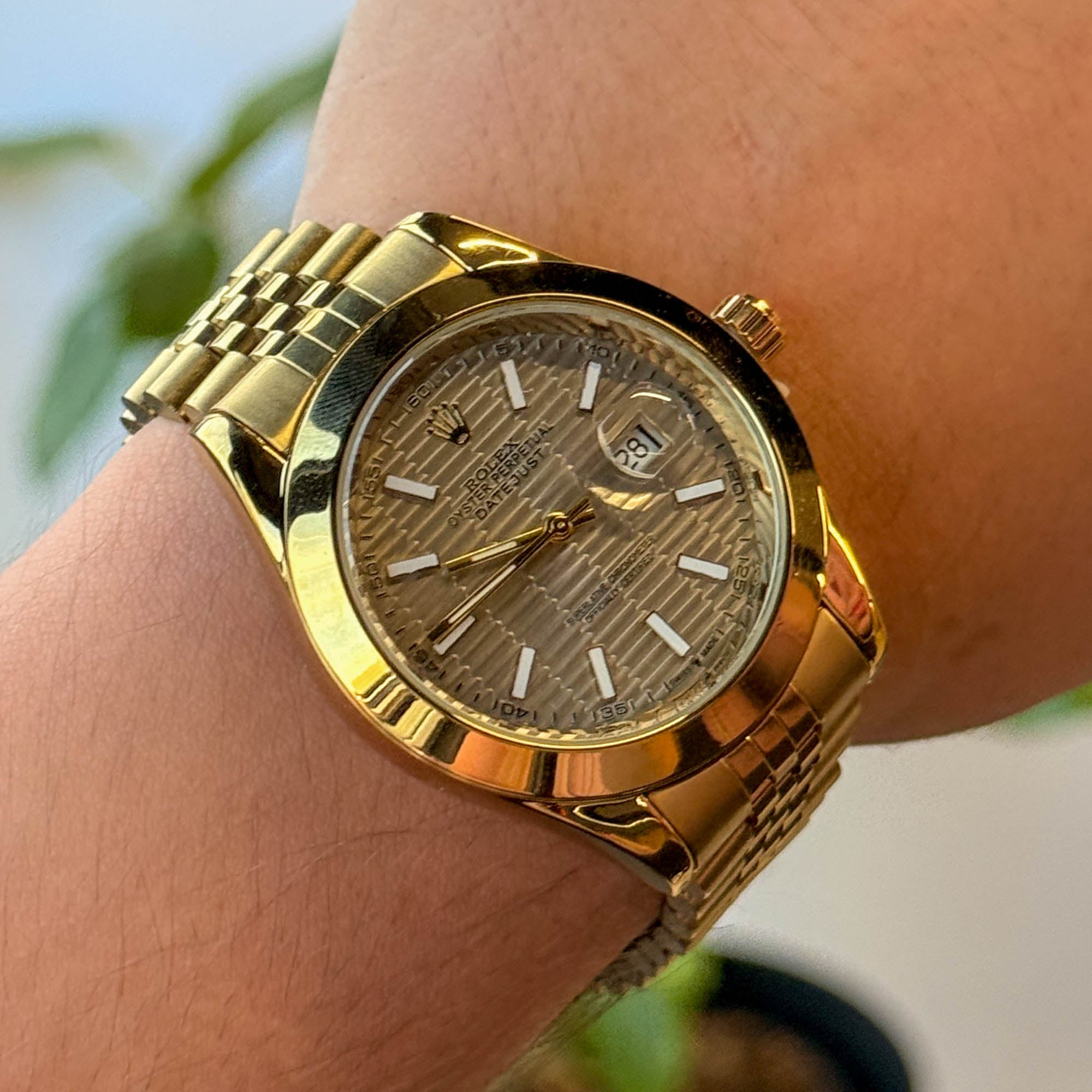 RELOJ R0L3X  METALICO ESTILO 3 DORADO   FONDO GRIS HOMBRE