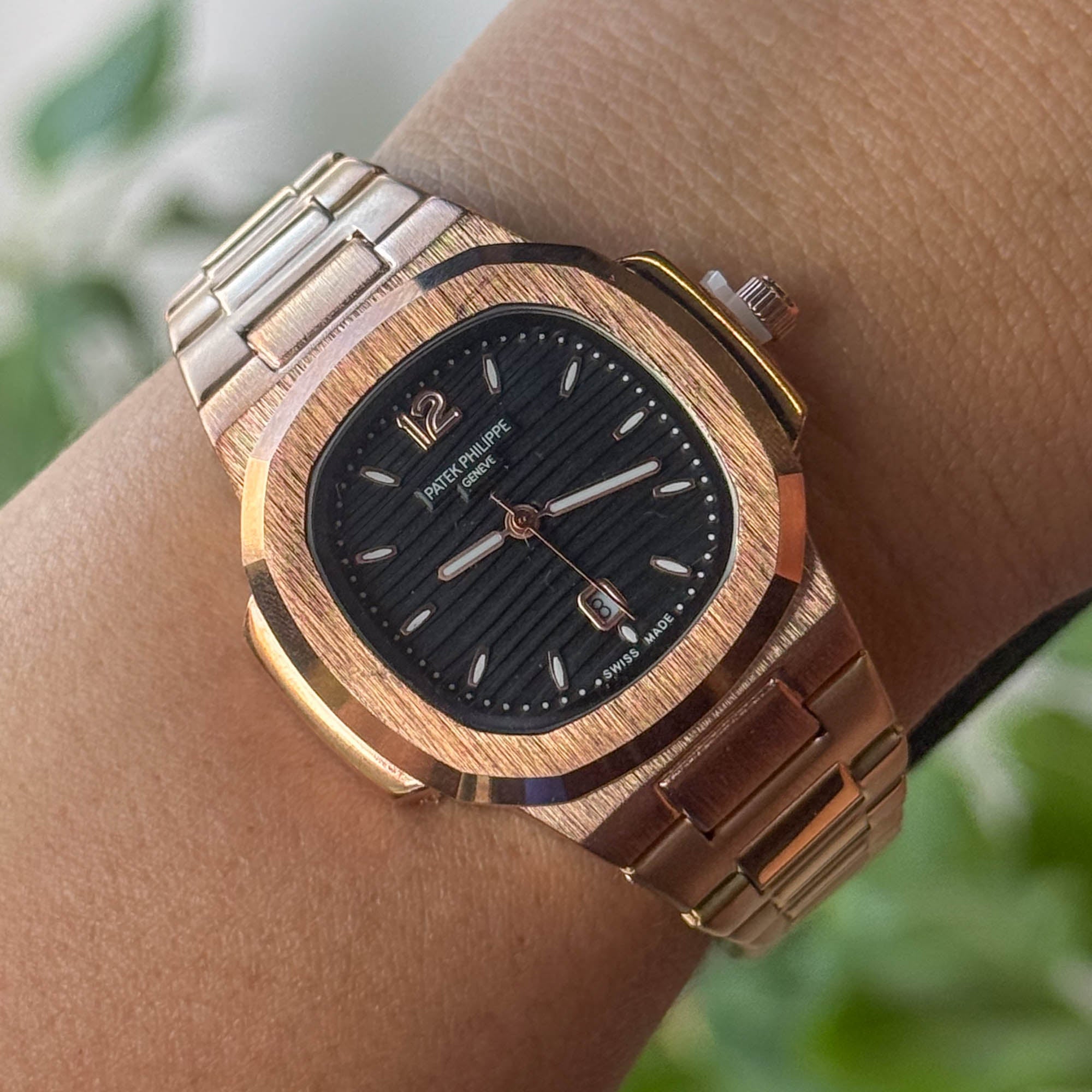 RELOJ P4T3K METALICO  ORO ROSA FONDO NEGRO  DAMA