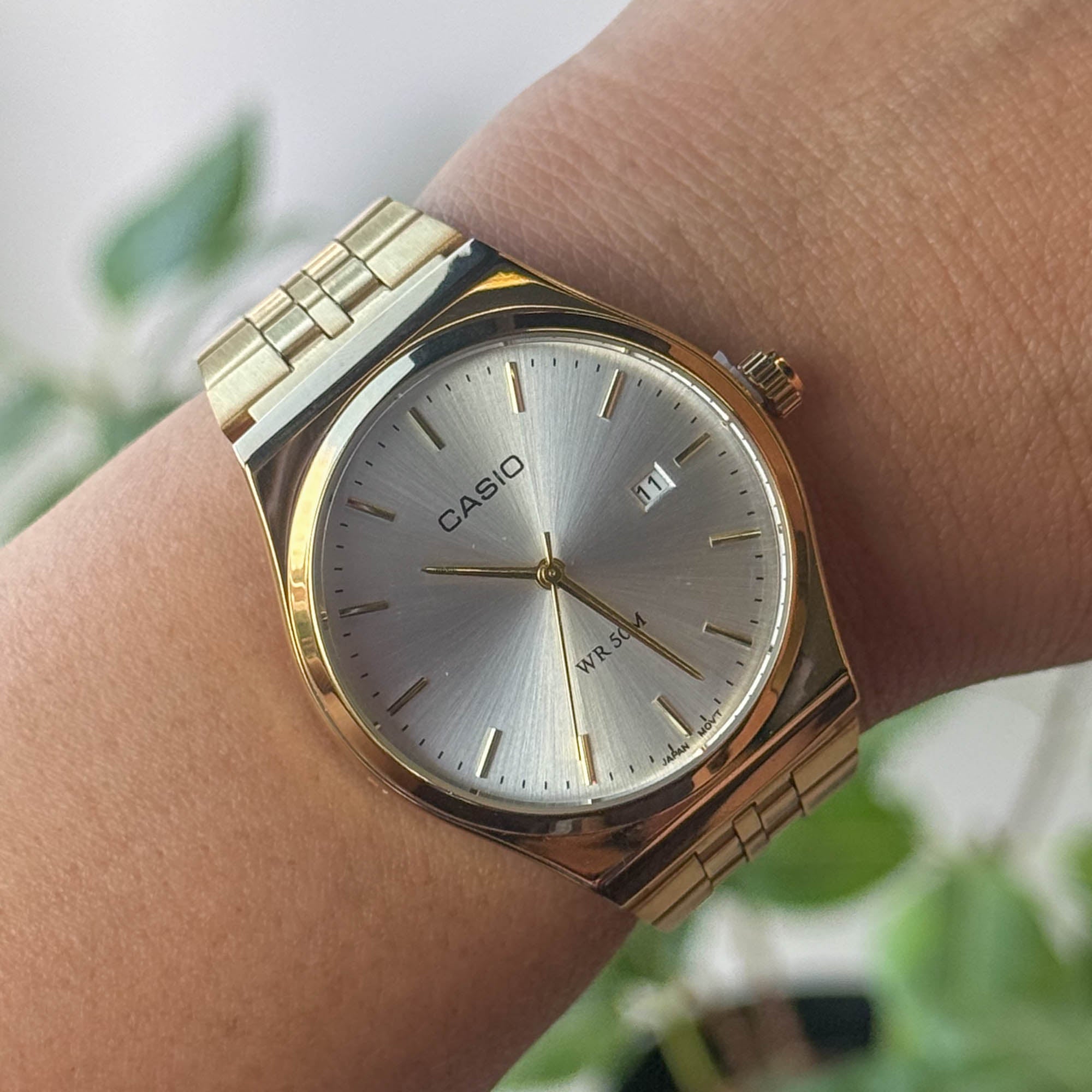RELOJ CAS10 METALICO  DORADO X BLANCO   HOMBRE