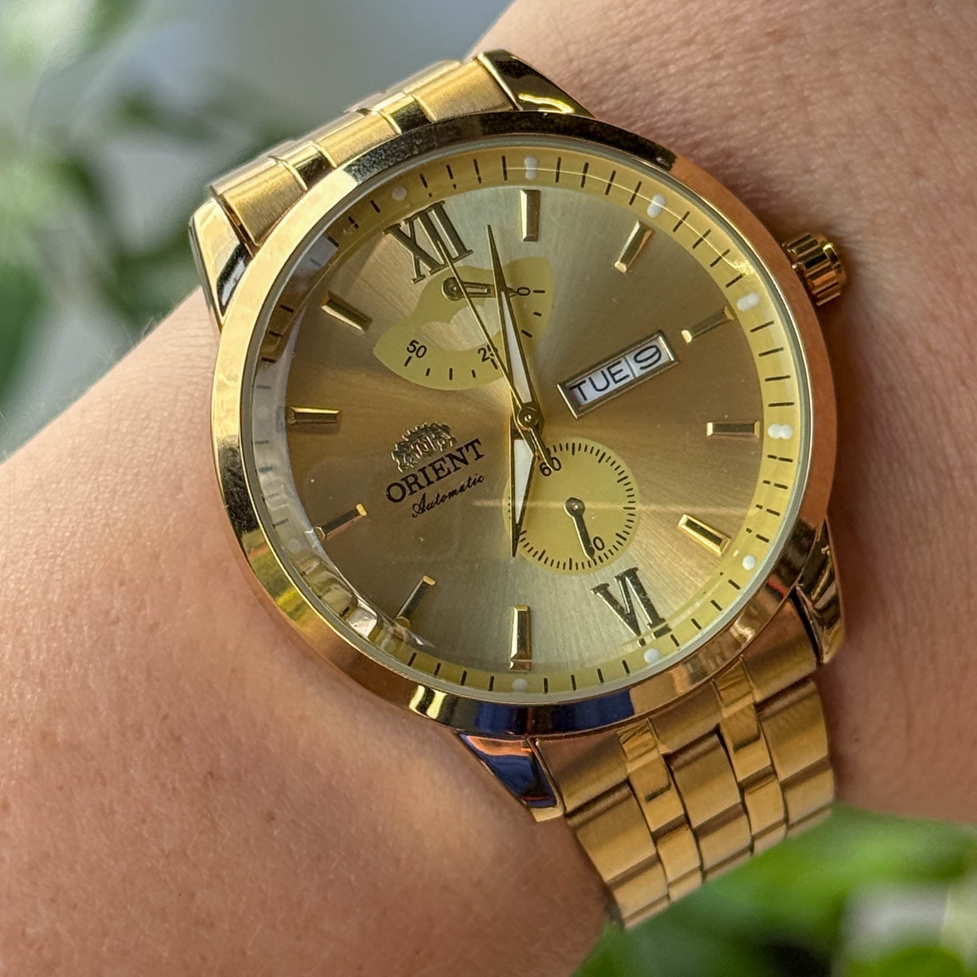 RELOJ 0R1ENT DORADO FONDO DORADO  HOMBRE