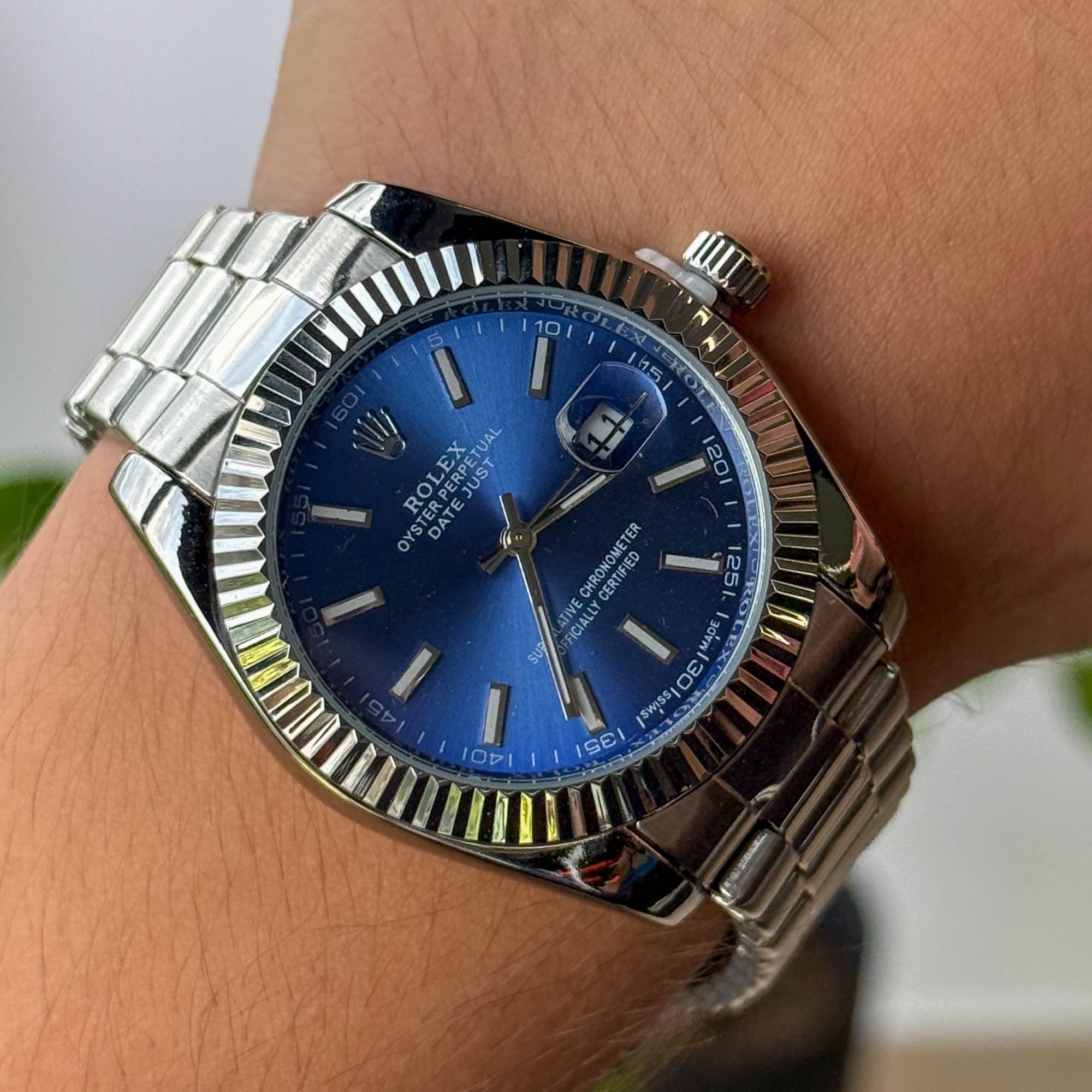 RELOJ R0L3X PLATEADO FONDO AZUL OSCURO HOMBRE