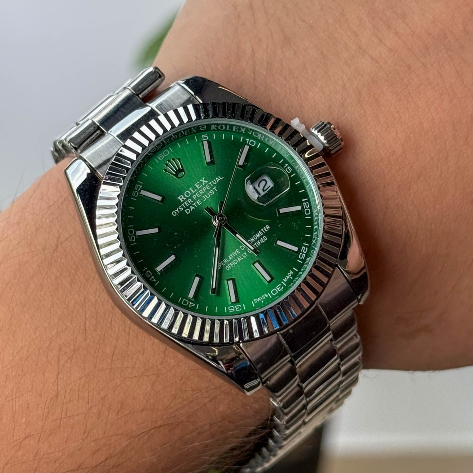 RELOJ R0L3X  PLATEADO FONDO VERDE  HOMBRE