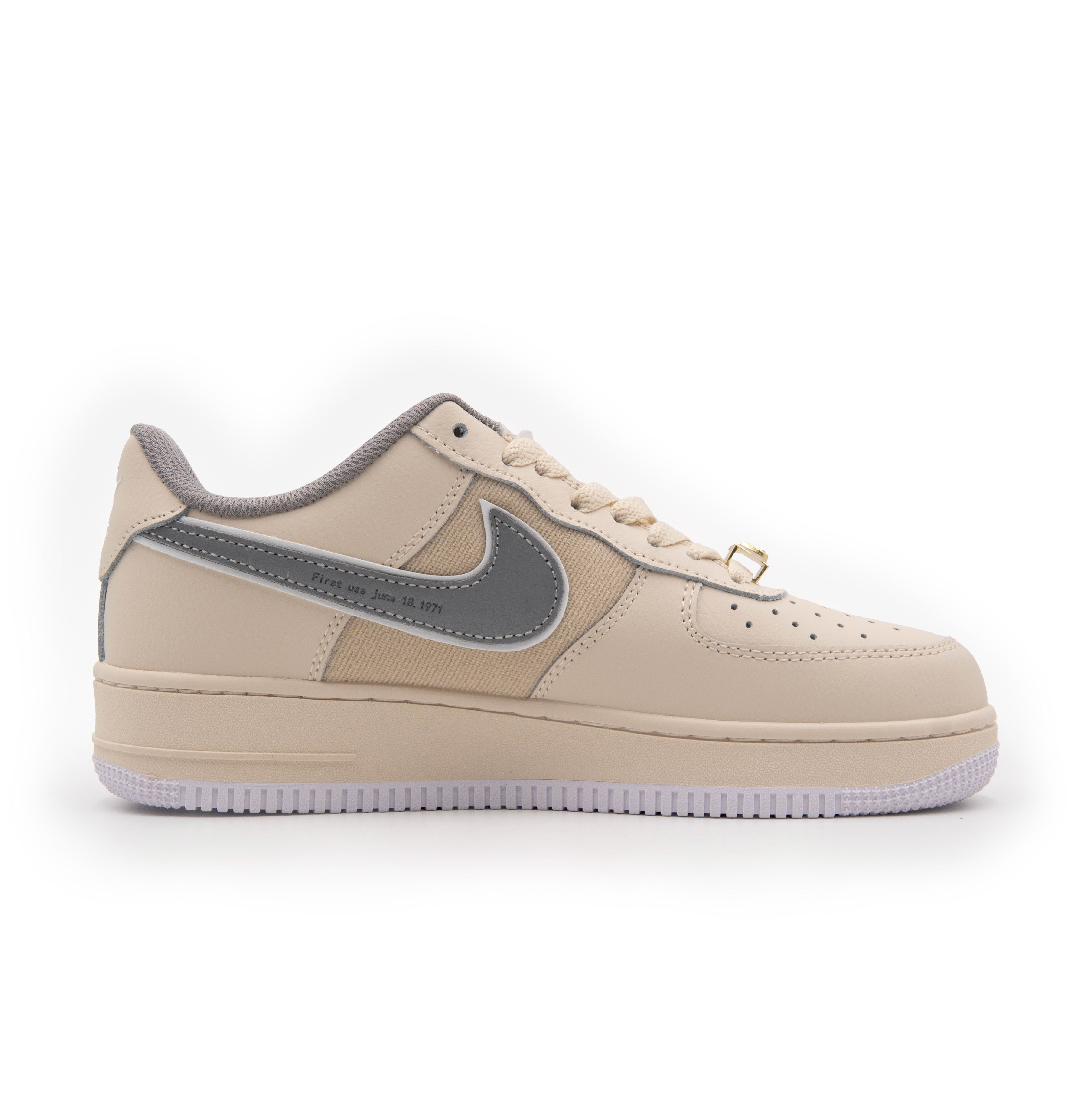 N1K3 FOR ONE 3  CUERO DAMA BEIGE