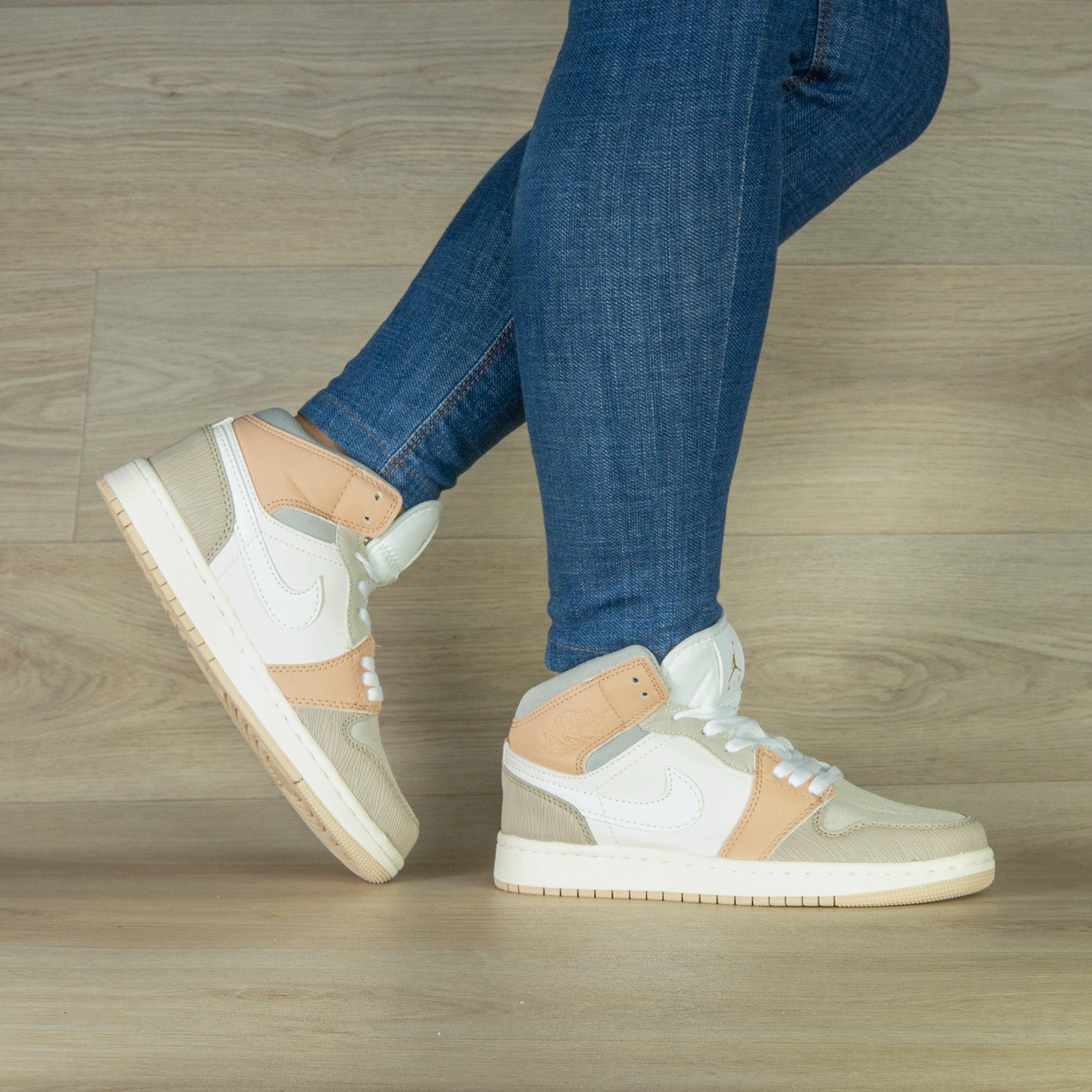 N1K3 BOTA MIAMI CUERO BEIGE X PALO DE ROSA DAMA
