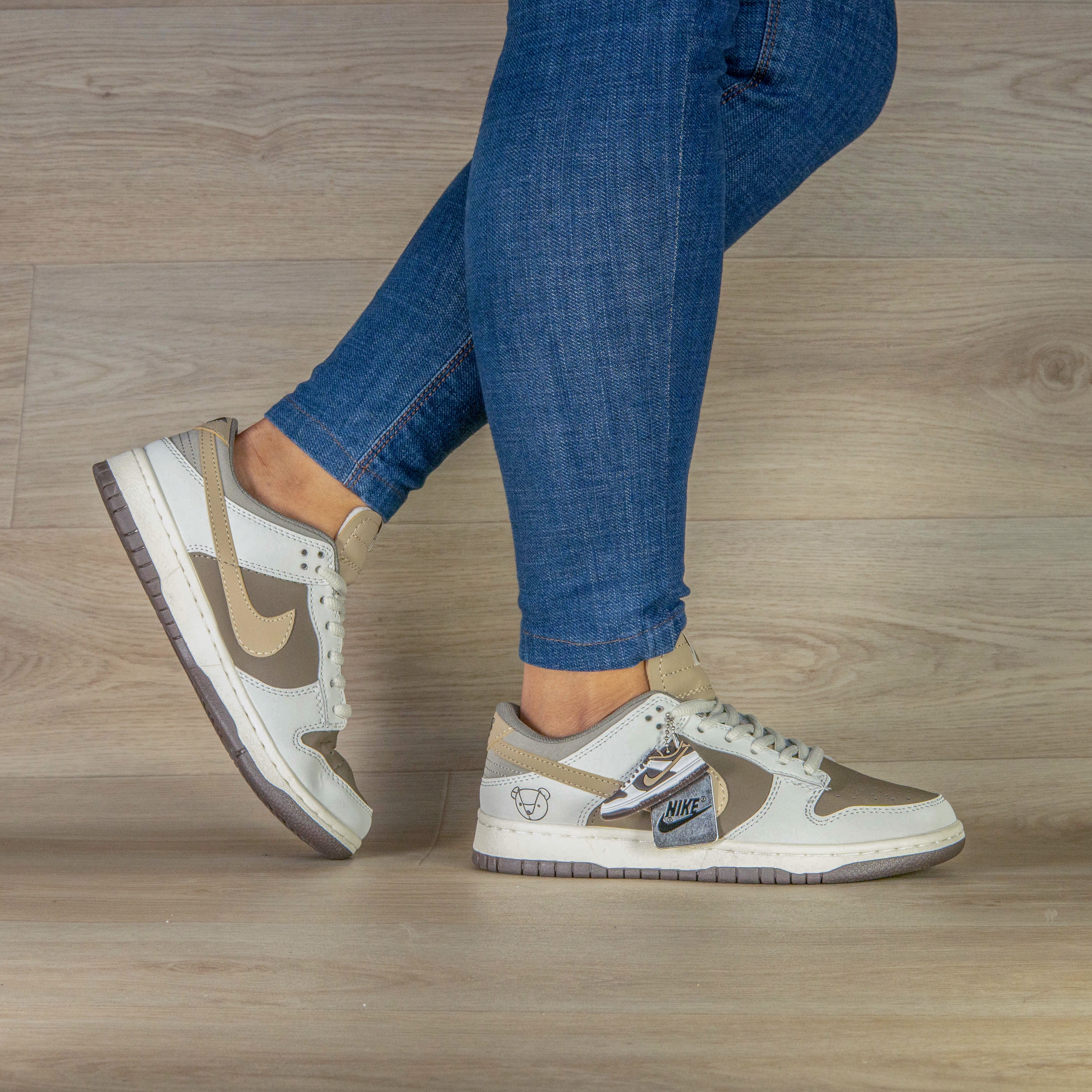 N1K3 MADRID CUERO DAMA  BEIGE X CAFE