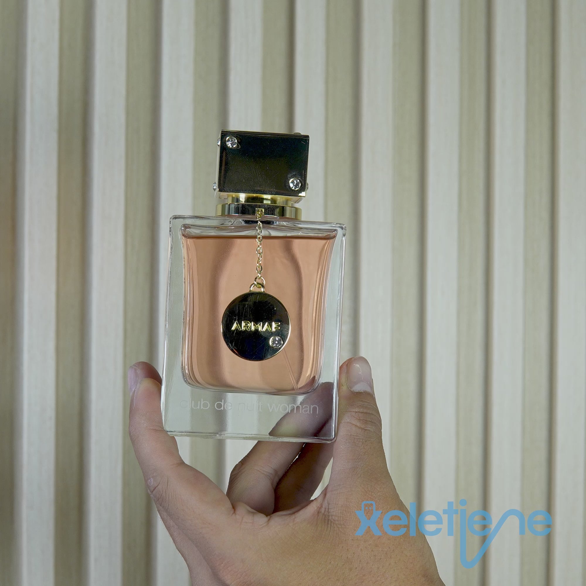 Club De La Nuit Woman